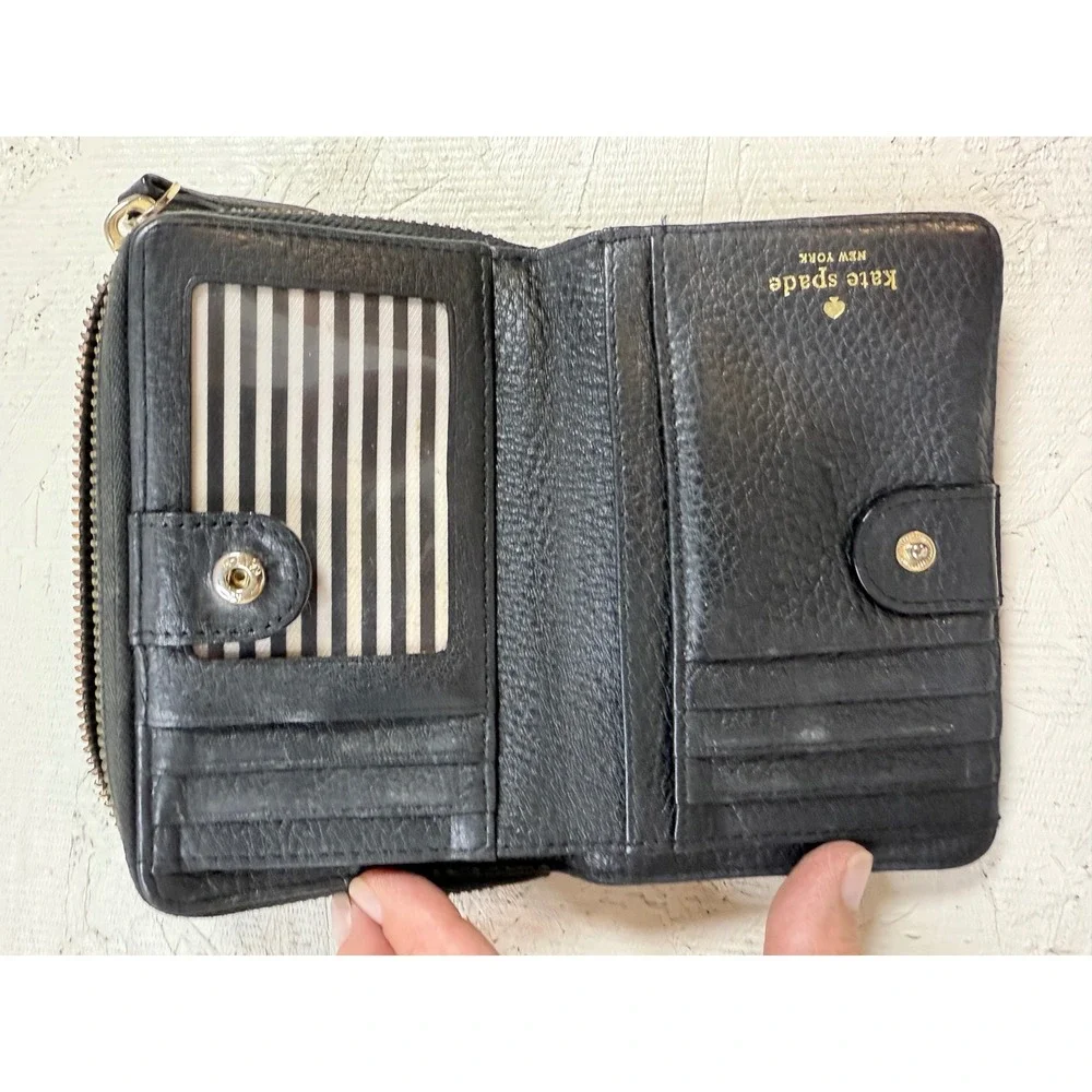Kate Spade NY Black Leather Zip Wallet Wristlet with Striped Lining PWRU3997‎